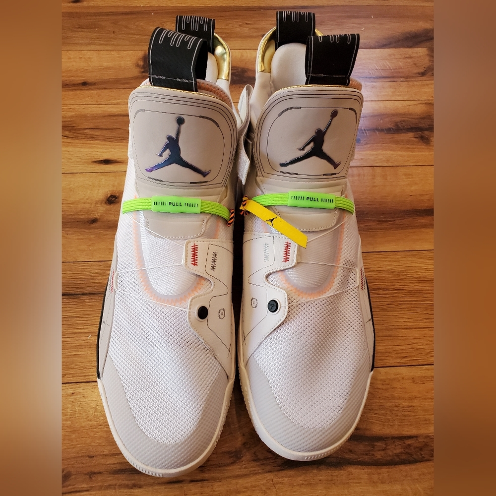 AJ 33